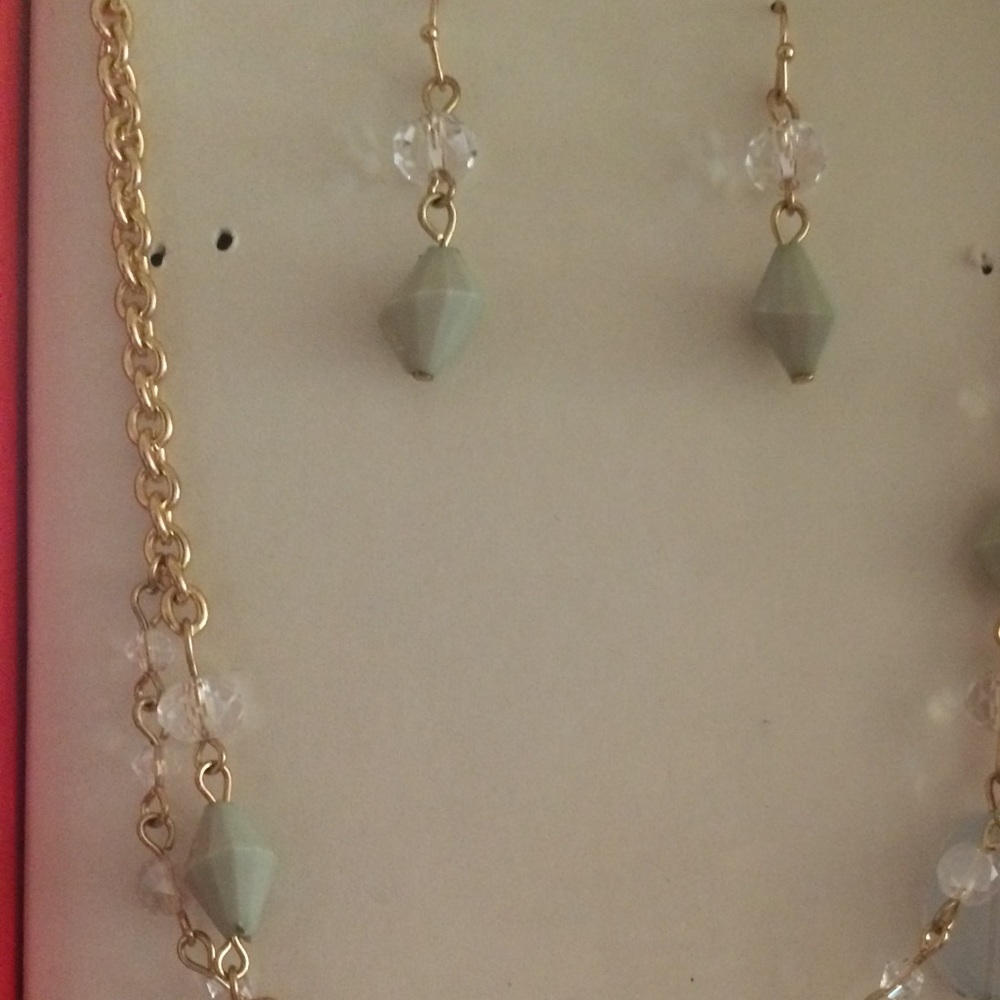 Jewelry Set With Decorative Box