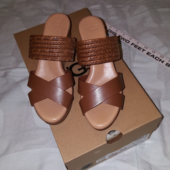 Brand new Ugg - Picture 1 of 6