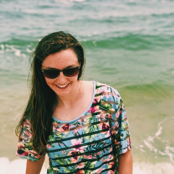 HI!! I'm Lexi, a quirky girl with a fun closet! - Picture 2 of 8