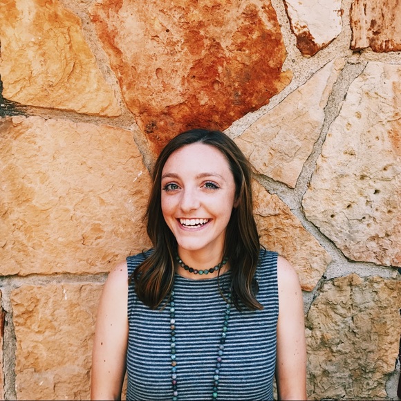 HI!! I'm Lexi, a quirky girl with a fun closet! - Picture 3 of 8