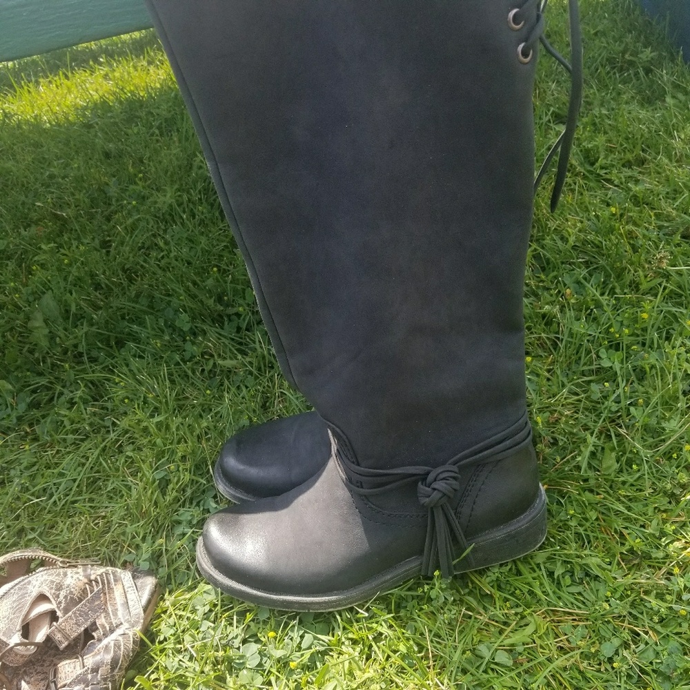 Black boots