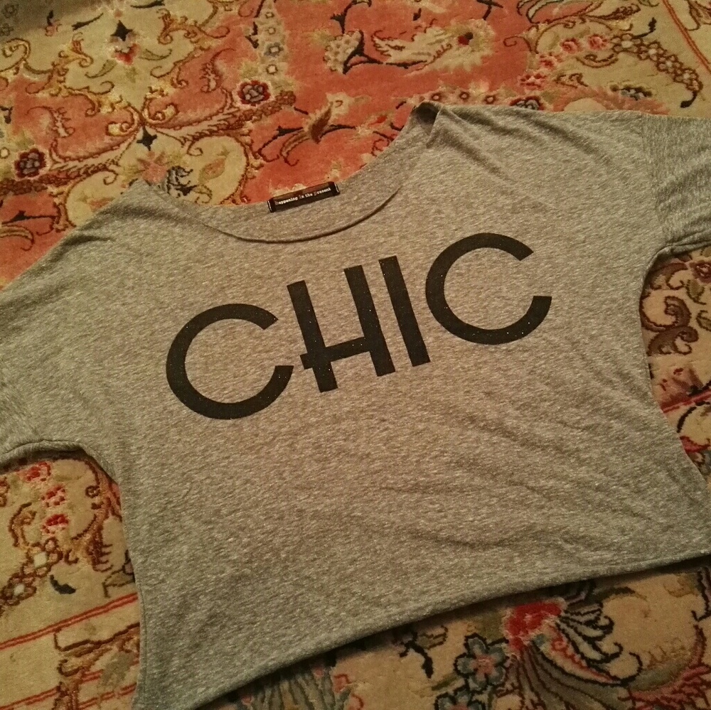 Crop top chic bold letters