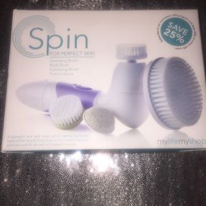 Spin brush - clarisonic dupe with more