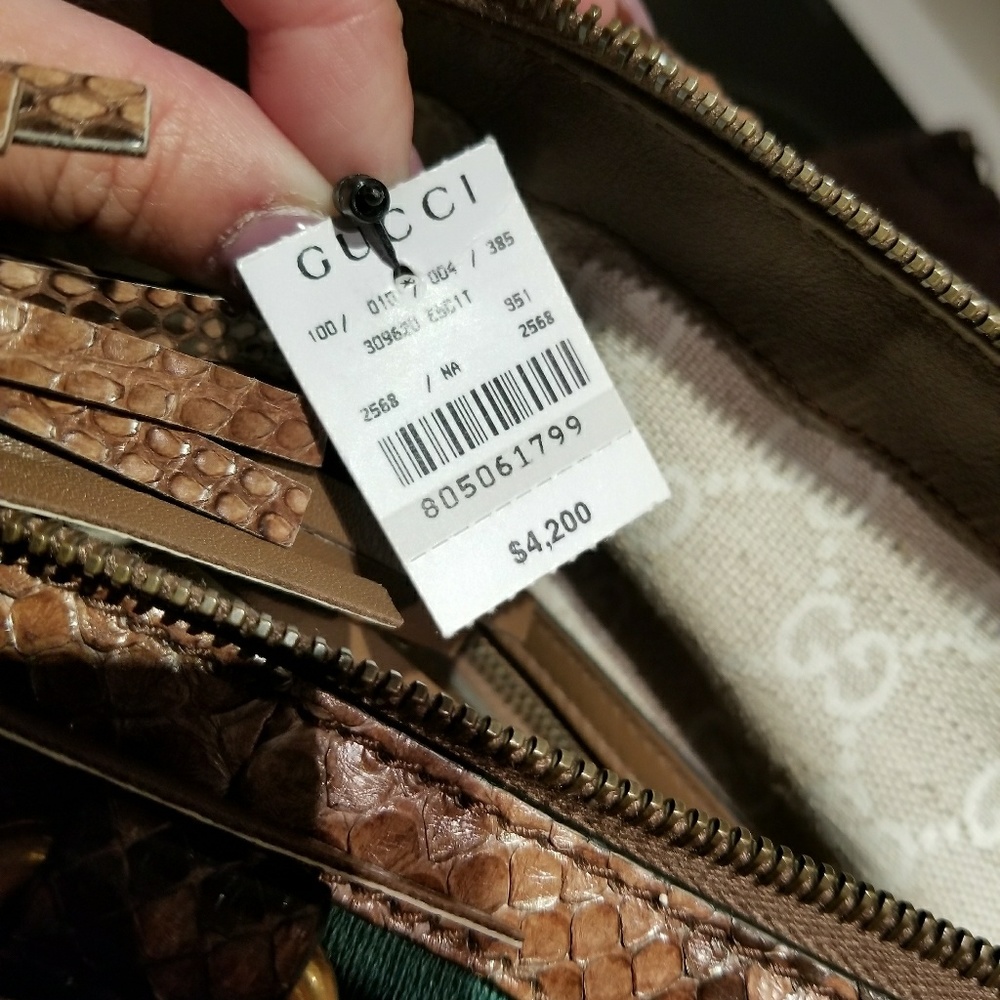 SOLD.  Authentic Gucci bag - Picture 2 of 4