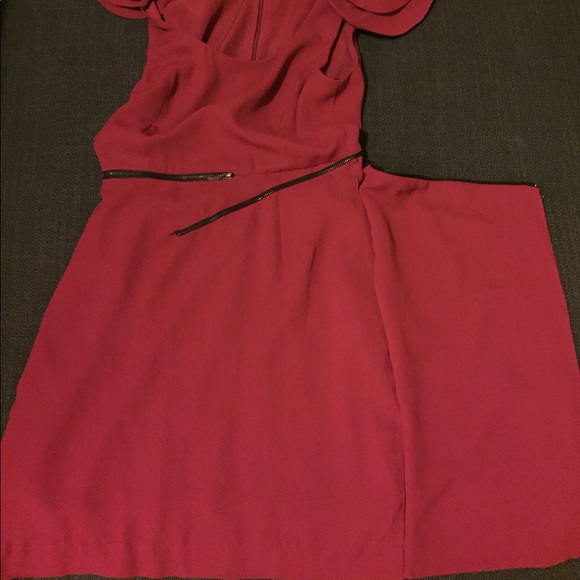 BCBGeneration dark pink dress in size 4. - Picture 4 of 5