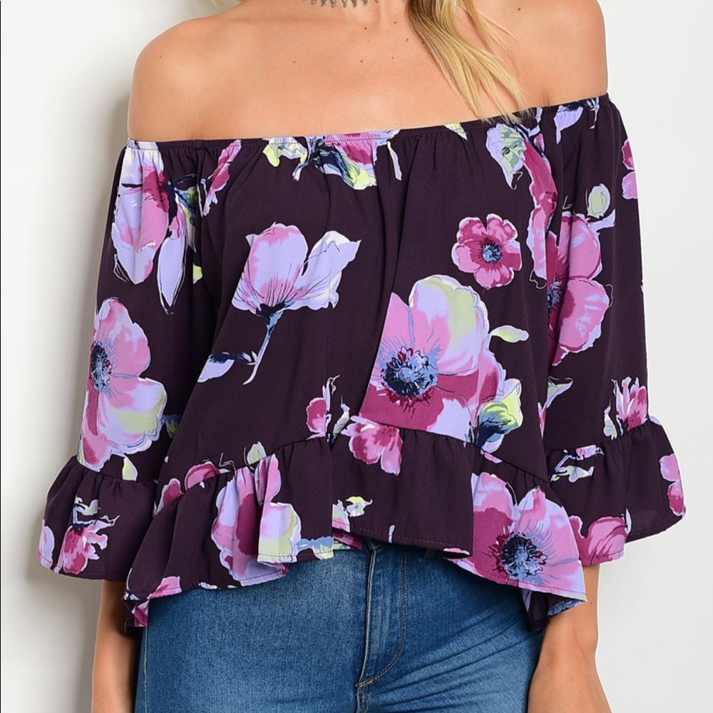⭐️NEW⭐️Lavender Floral Off Shoulder Top