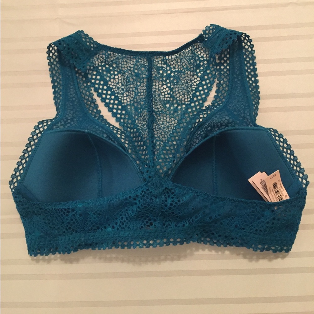 NWT VS Crochet Lace Racerback Bralette - Picture 2 of 4