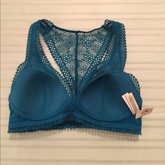 NWT VS Crochet Lace Racerback Bralette - Picture 3 of 4