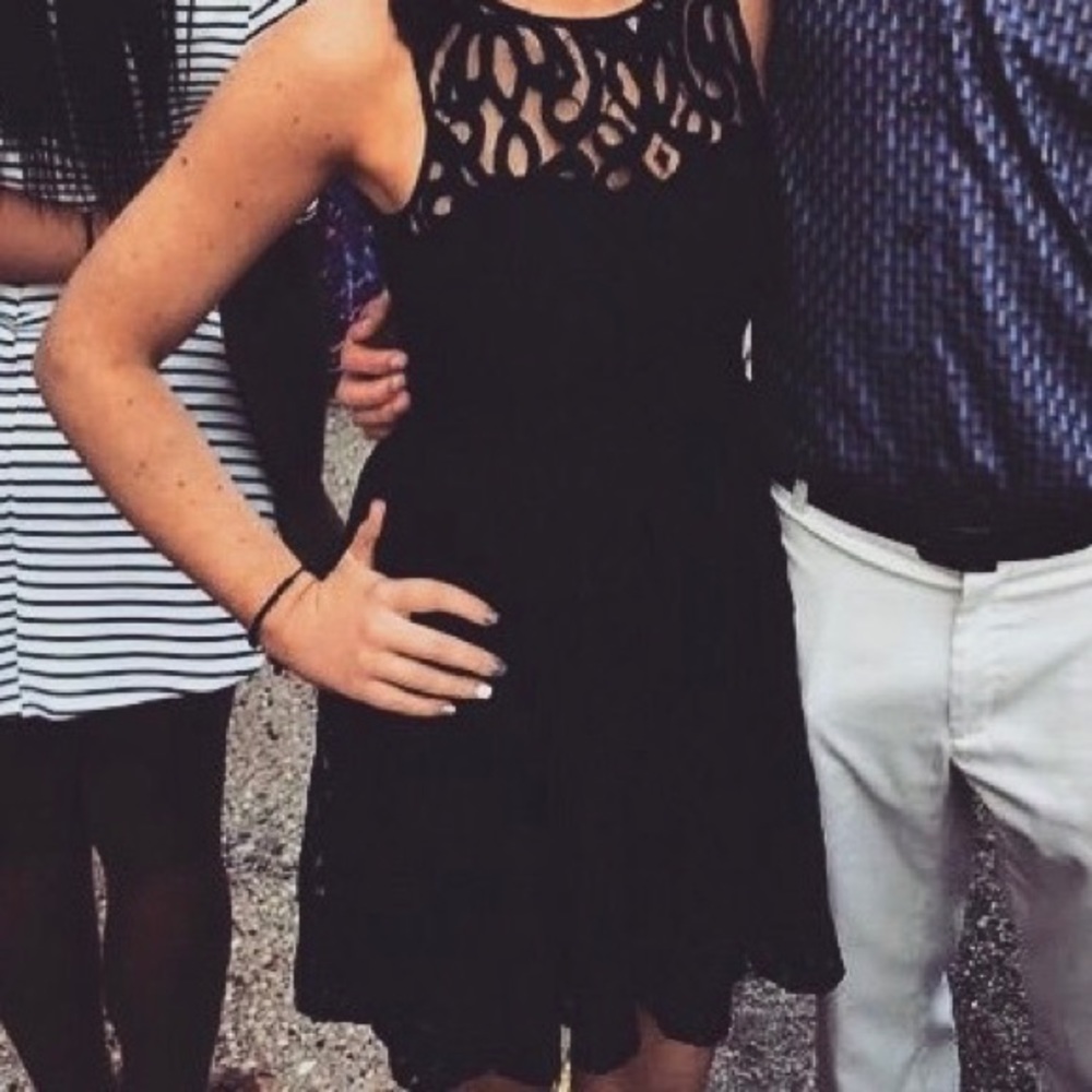 SIZE 2 LAUREN CONRAD BLACK LACE DRESS!!! Worn 2x!