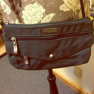 Baggallini purse with tons of pockets