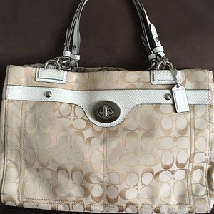 💥 PRICE LOWERED. 100% AUTHENTIC COACH