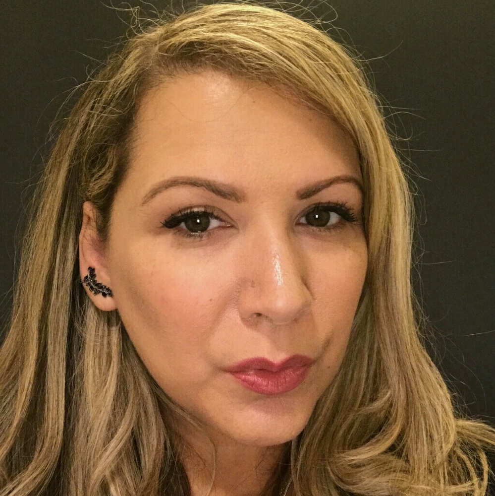 Meet your Posher, Claudia