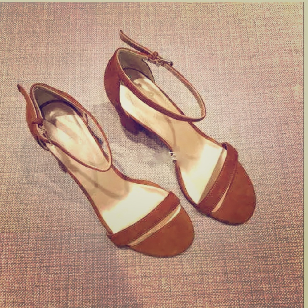 Stuart Weitzman THE NEARLYNUDE SANDAL