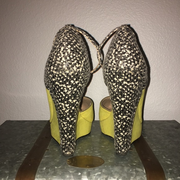 Colin Stuart Wedges - Neon Yellow - Picture 3 of 3