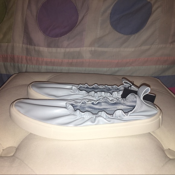 Zara Sneakers - Picture 2 of 2