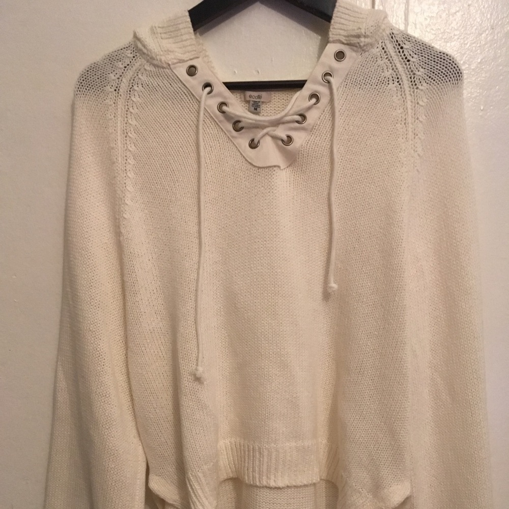 Ivory Urban Outfitters Sweater! GREAT Condition ❤️