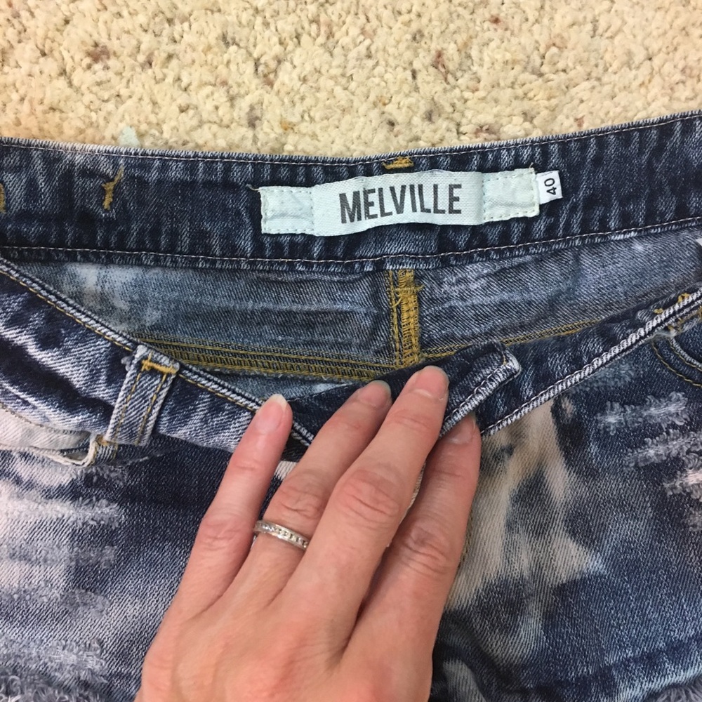 Like new Brandy Melville Jean shorts - Picture 5 of 7