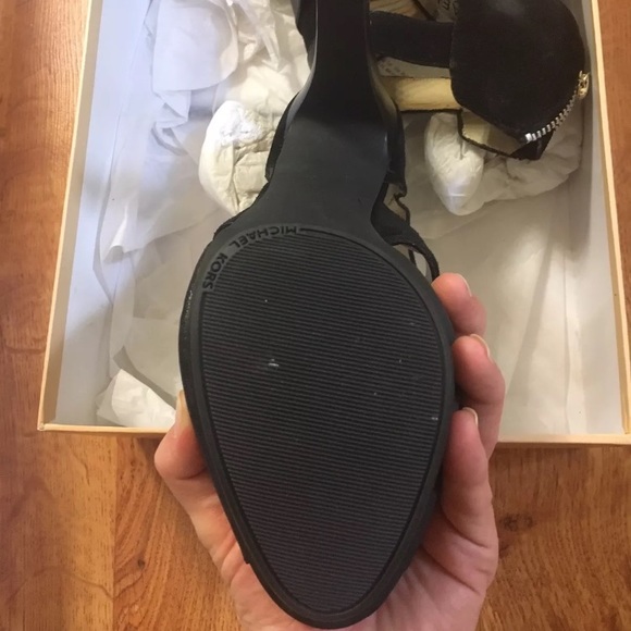 Michael Kors heels - Picture 3 of 5