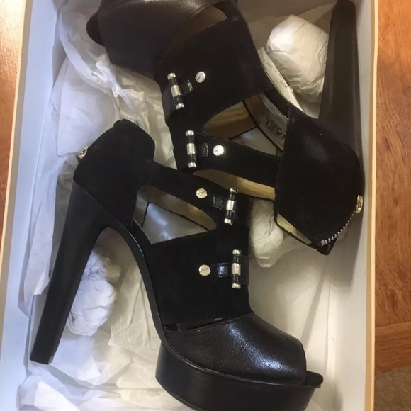 Michael Kors heels - Picture 4 of 5