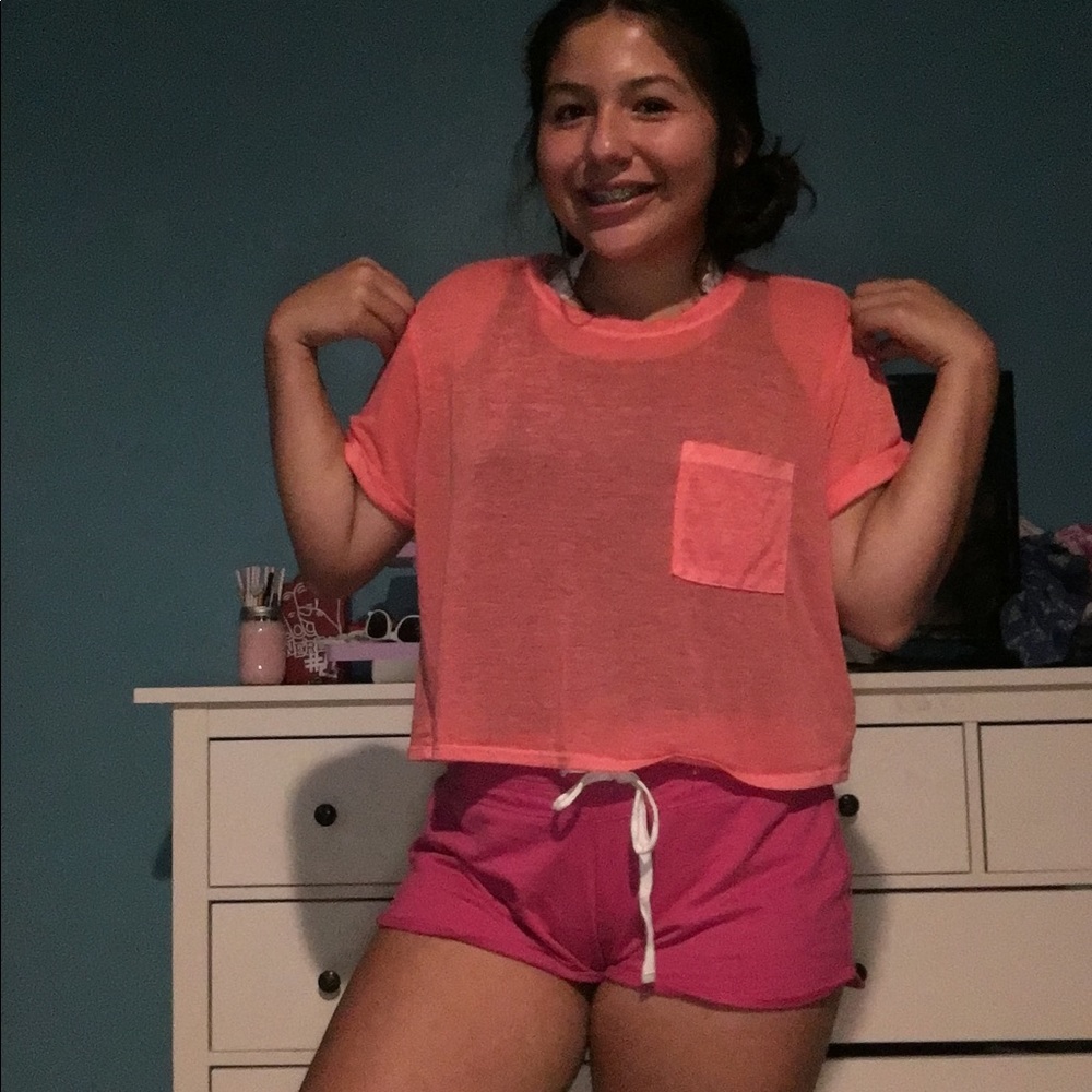 Rose pocket crop top