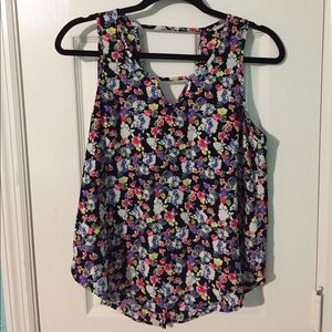 Floral Top🌺🌸🥂