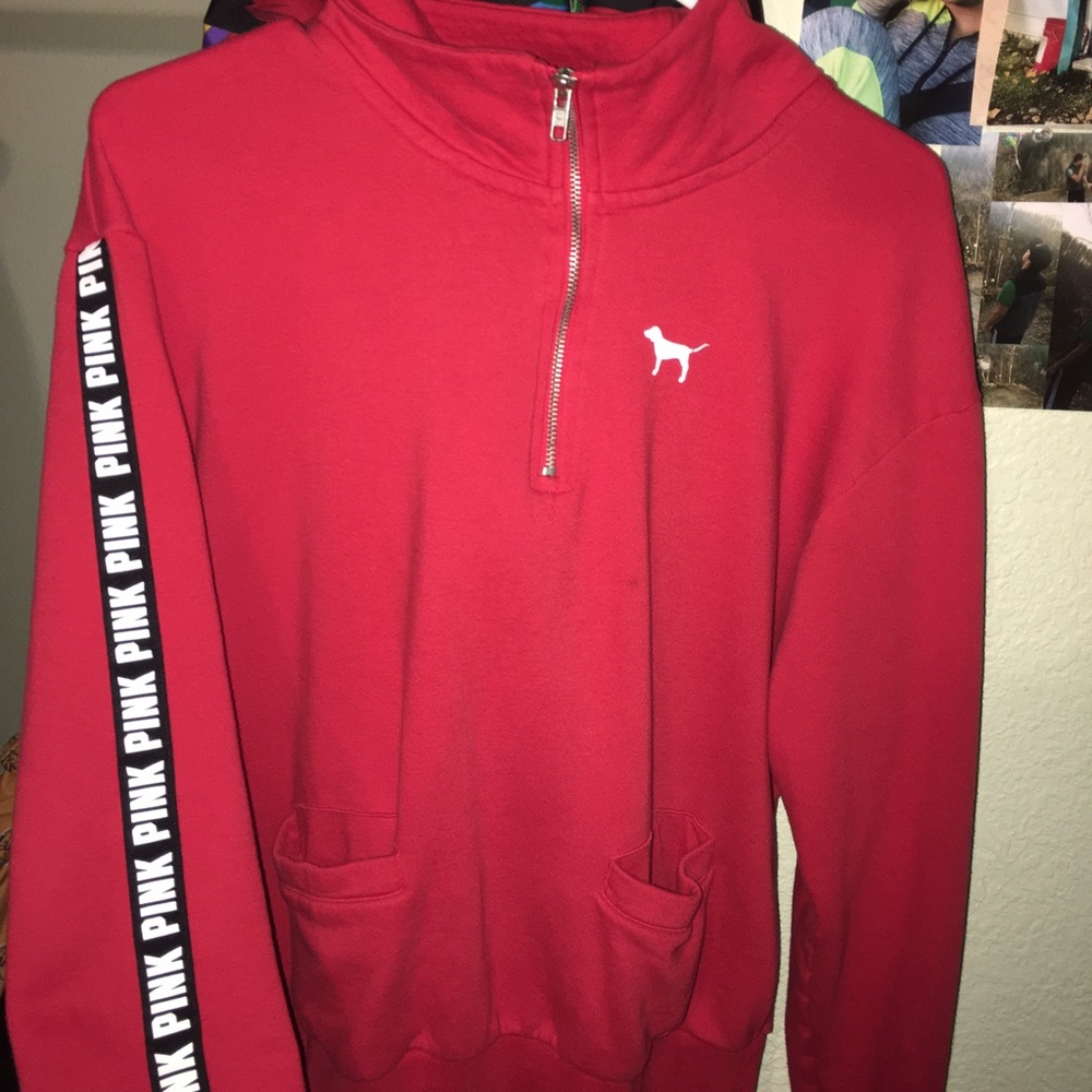 Red vs pink quarter zip💋