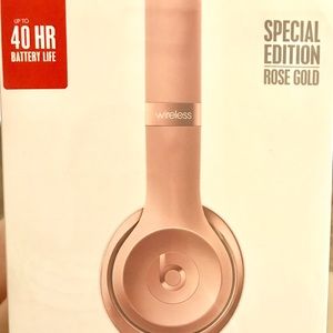 Beats solo 3 wireless headphone rose gold NEW