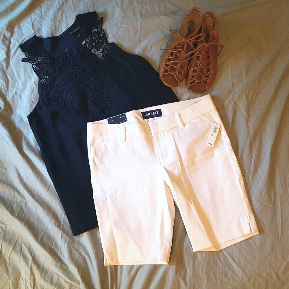⭐SALE⭐ Old Navy White Bermuda Shorts