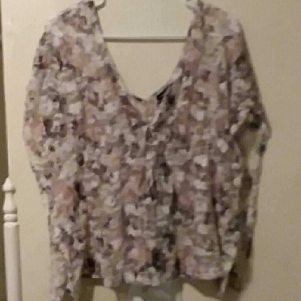 JUNIORS LACE TOP SIZE XS