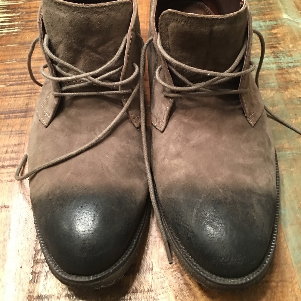 Johnston/Murphy Gray Suede Burnished Toe Chukkas