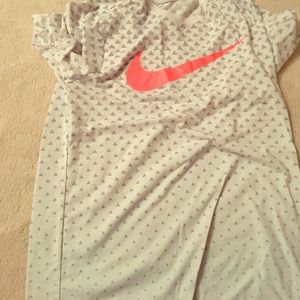 Men's Nike shirt