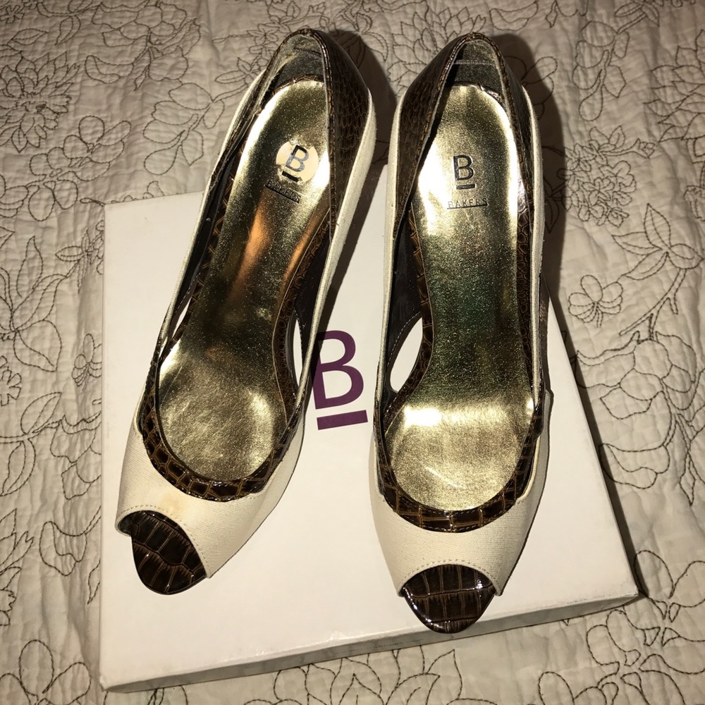 BAKERS Brown & Tan High Heels Sz 7.5