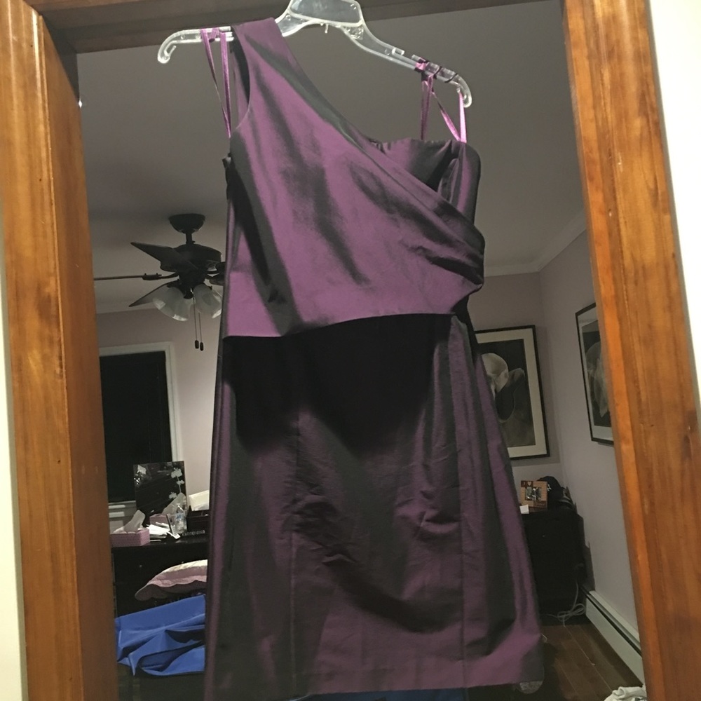 One shoulder purple Jones wear short dress