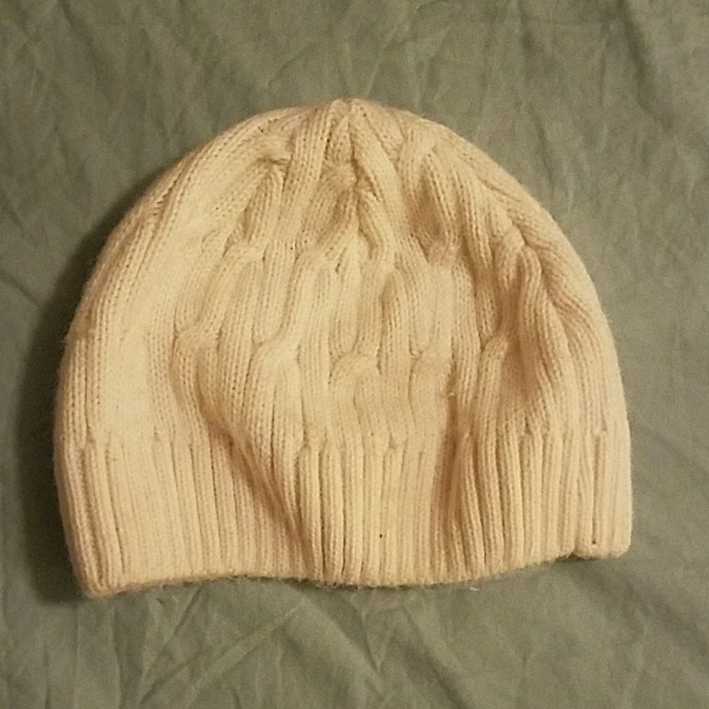 White knitted Beanie