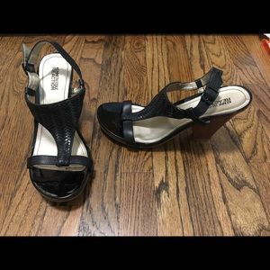 Kenneth Cole Black heels