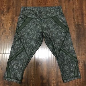 Lululemon Cool to Street Crop Pants Mesh Size 8