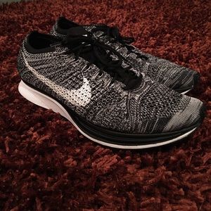 NIKE FLYKNIT RACER "COOKIES AND CREAM" 9/10