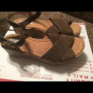 Steve Madden Olive Green Platform Sandals