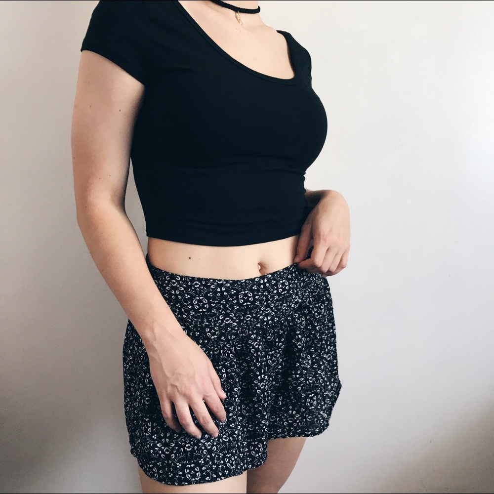 American Eagle 🦅 Flowy Shorts