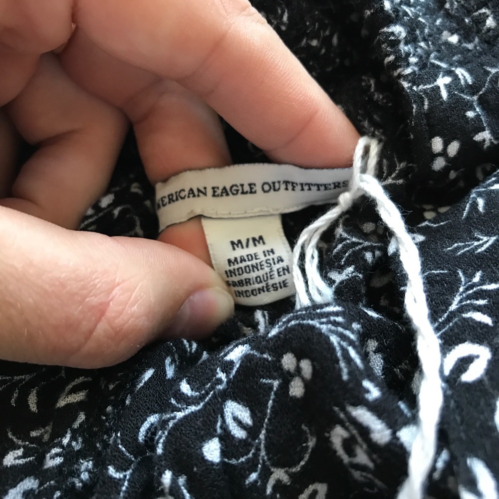 American Eagle 🦅 Flowy Shorts - Picture 4 of 7
