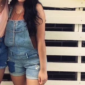 Short overalls