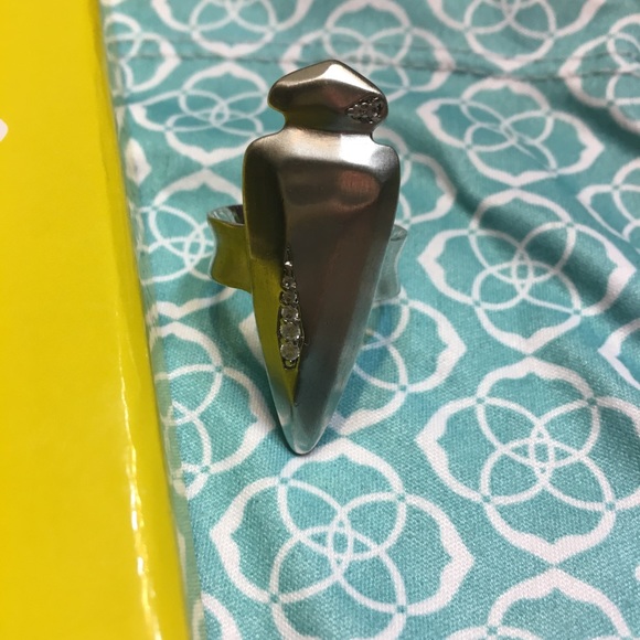 Kendra Scott Jewelry - Sally Silver Arrowhead Adjustable Ring