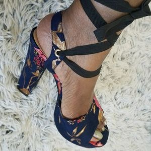 Navy Oriental Design Platform High Heels Size 9