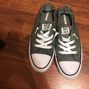 No tie Army green converse