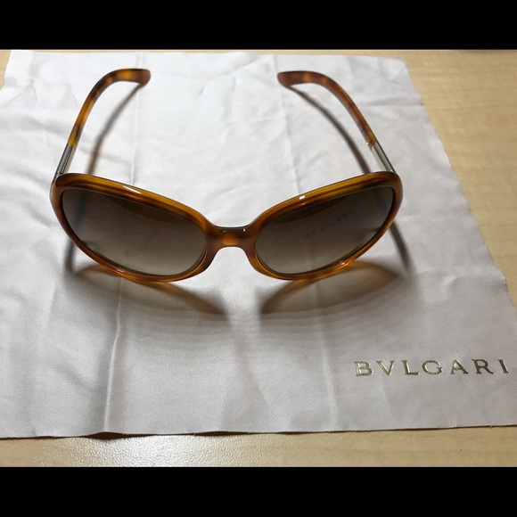 Prada Sunglasses - Picture 4 of 7