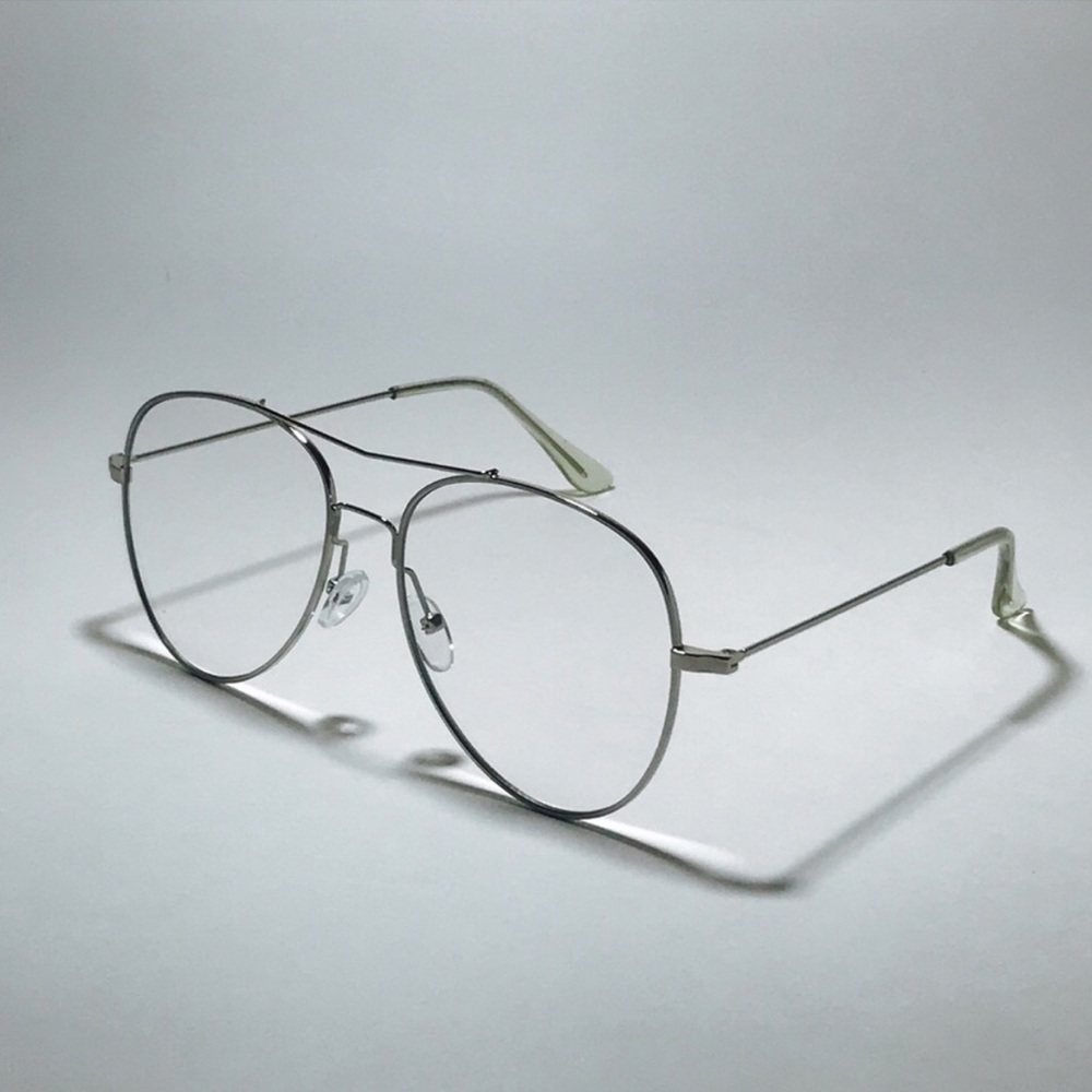 ✨ Black Framed Clear Lens Aviators - Picture 4 of 4
