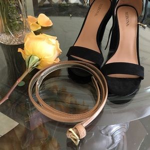 Thin nude belt