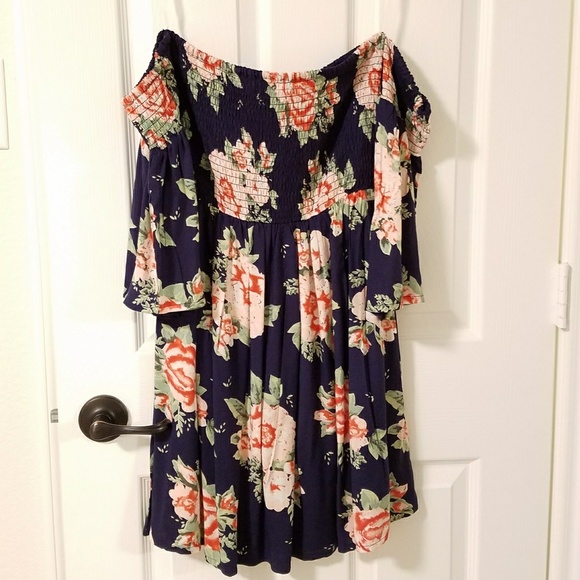 Dress - Picture 1 of 1