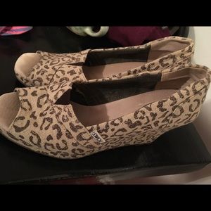 Toms wedges