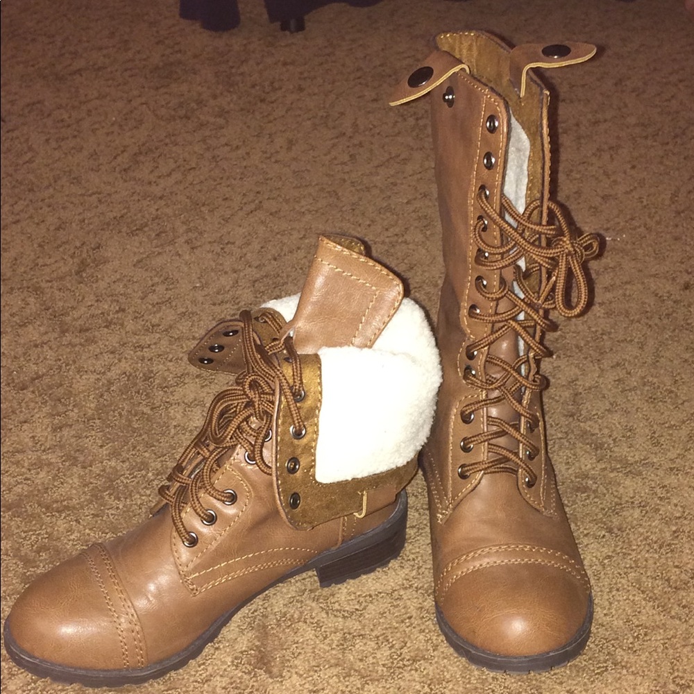 Combat boots